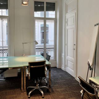 Bureau privé 29 m² 5 postes Coworking Rue d'Algérie Lyon 69001 - photo 1